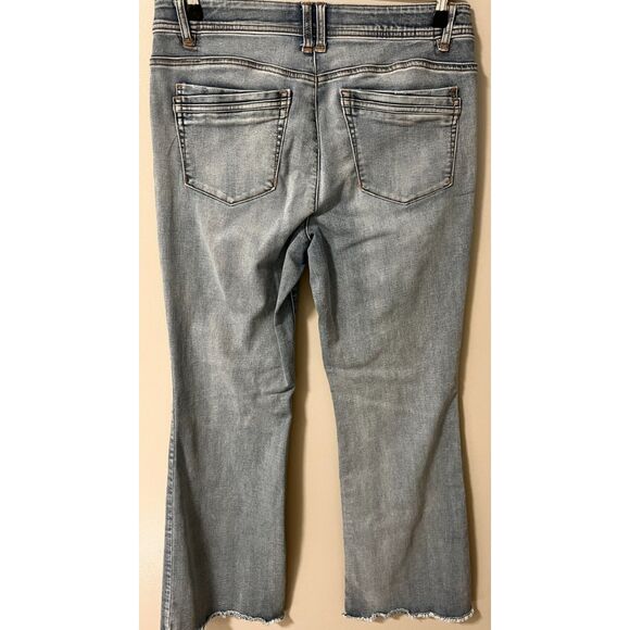 Democracy "Ab" Technology flare jeans in a light wash with raw hem. Size 12. - Picture 2 of 7